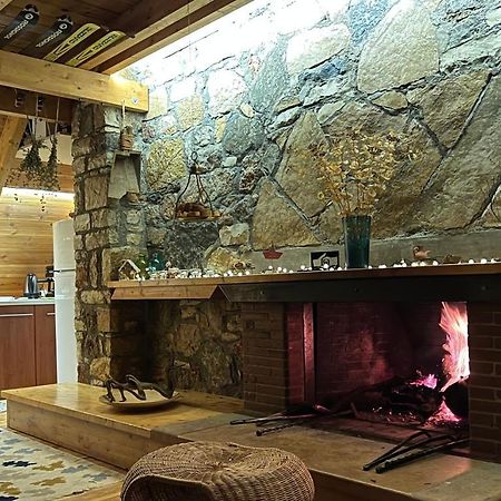 Chalet In The Forest Калаврита Экстерьер фото