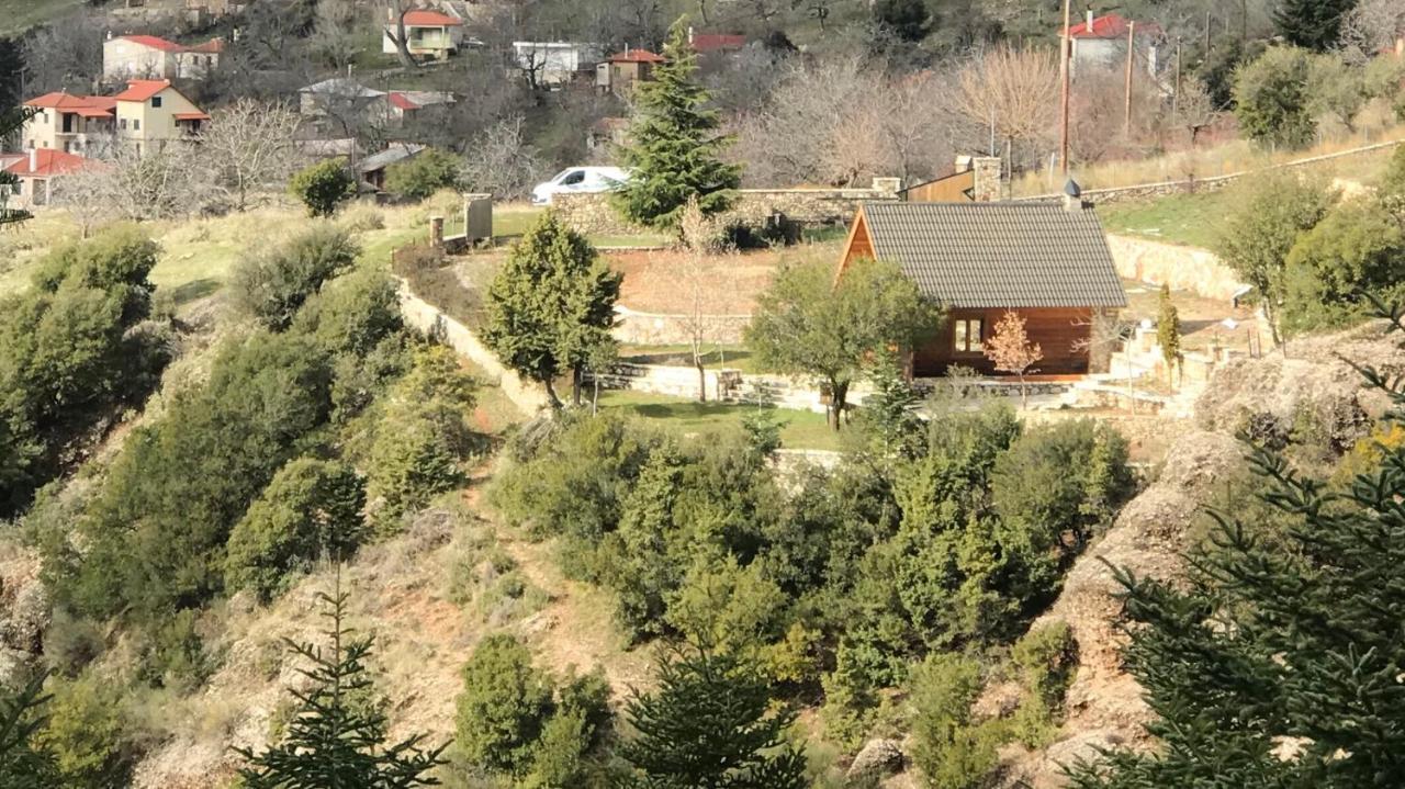Chalet In The Forest Калаврита Экстерьер фото