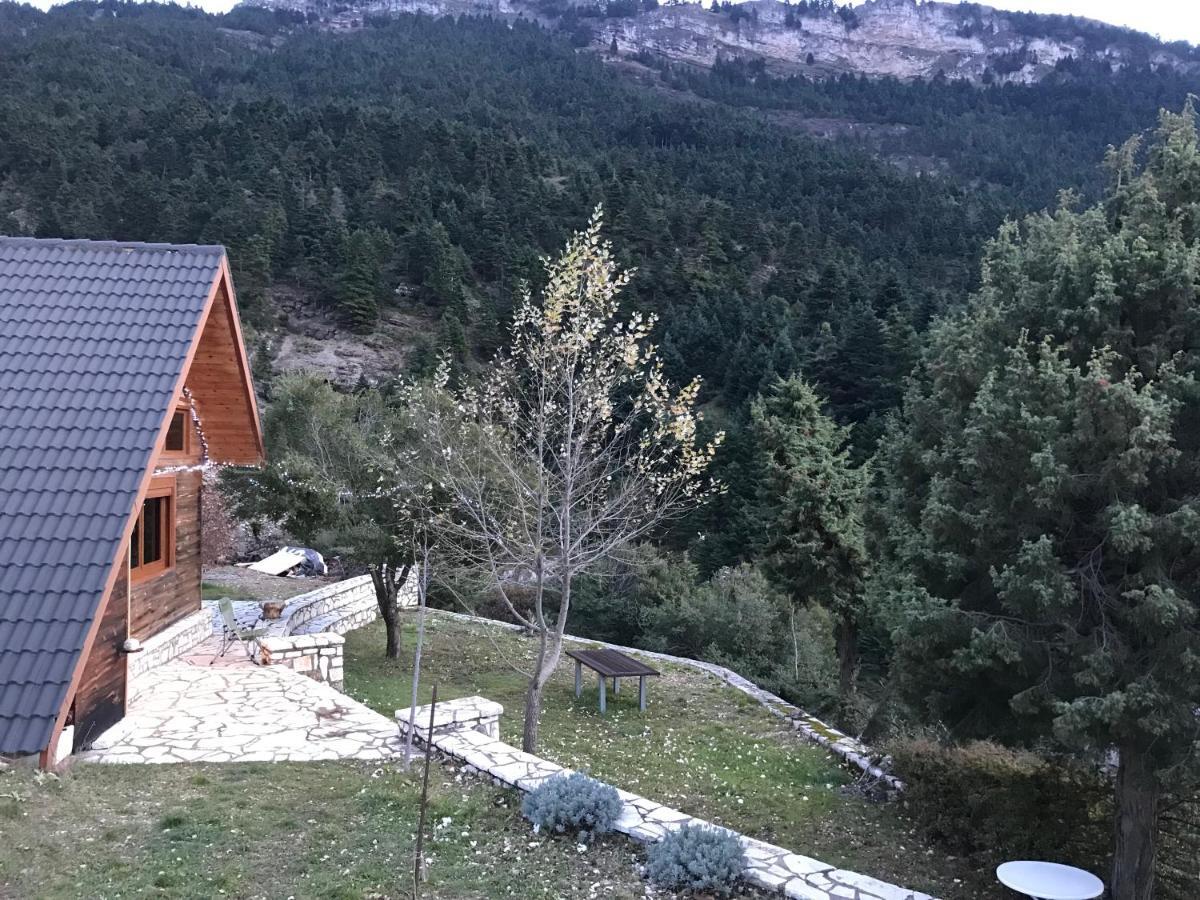 Chalet In The Forest Калаврита Экстерьер фото
